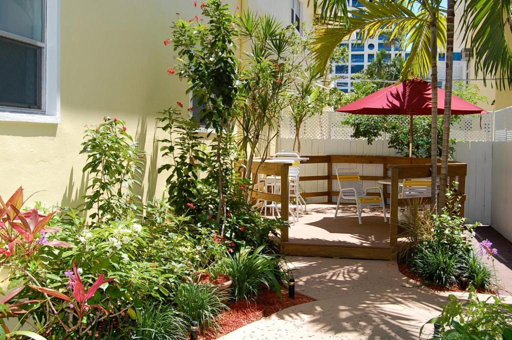 פורט לודרדייל Alcazar Resort- Gay Mens Resort מראה חיצוני תמונה