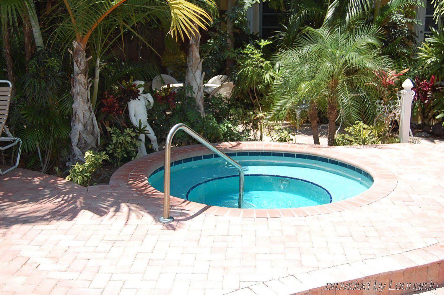פורט לודרדייל Alcazar Resort- Gay Mens Resort מראה חיצוני תמונה