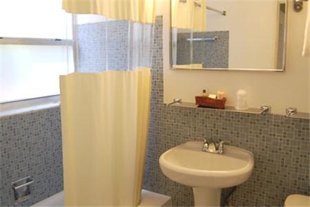 פורט לודרדייל Alcazar Resort- Gay Mens Resort מראה חיצוני תמונה